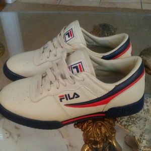 Fila tennis shoes (like new)